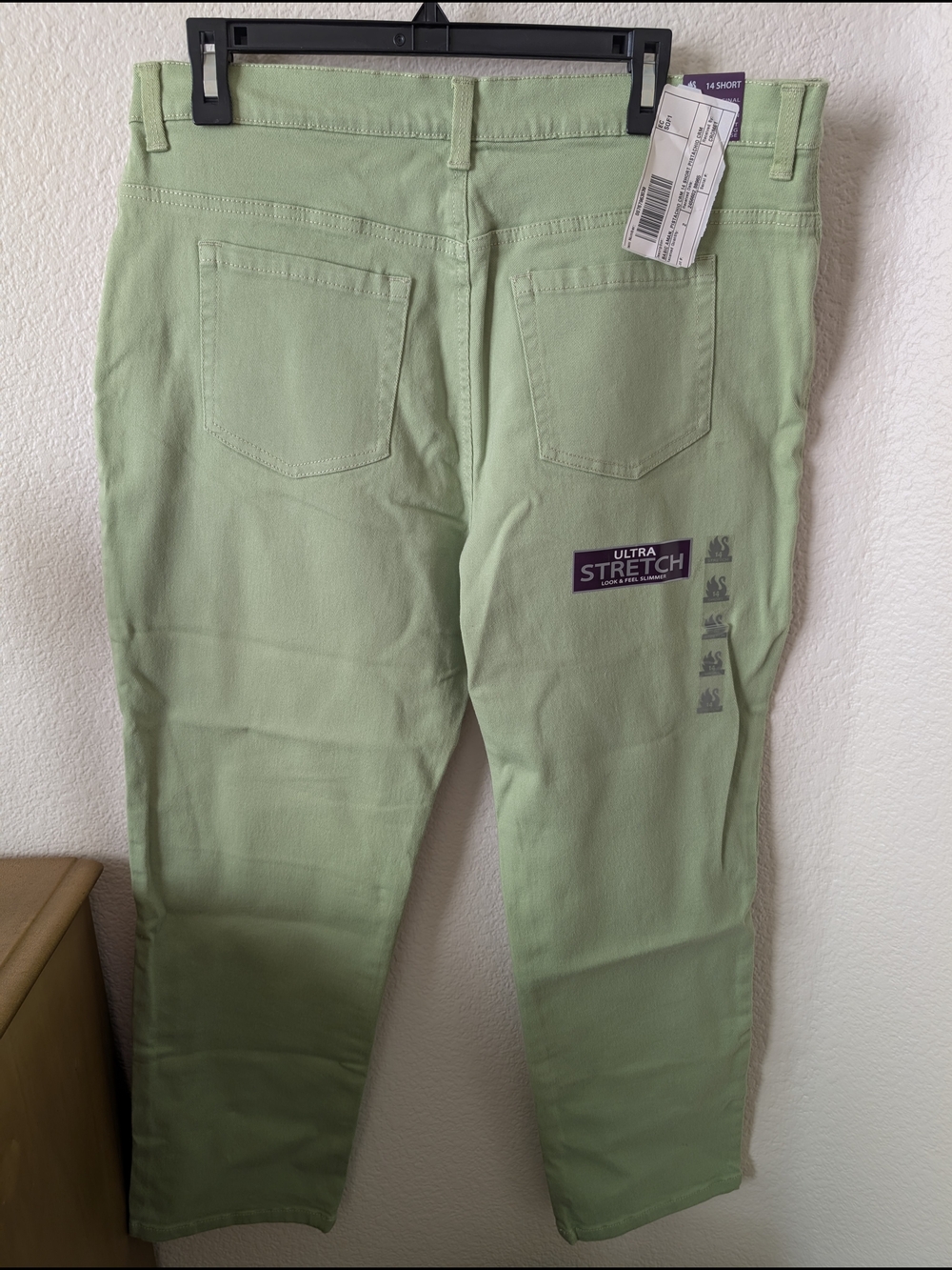 Gloria Vanderbilt Amanda Straight-Leg Jeans in Light Green - Picture 2 of 3